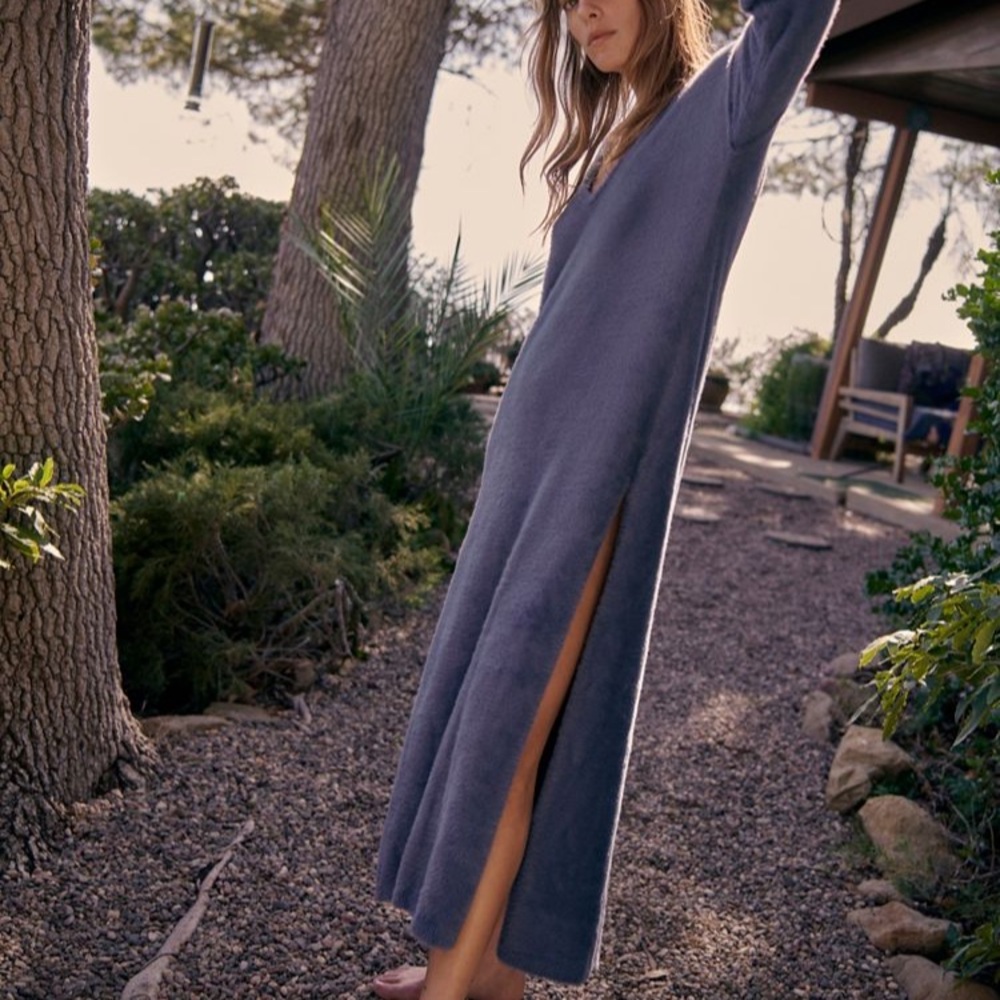 SOLD 🏷️ Free People • Girls Night In Maxi pullover